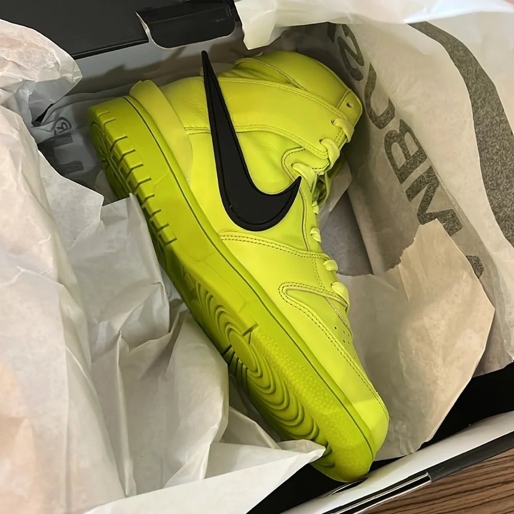 Nike x AMBUSH Nike Dunk Hi Flash Lime with Box